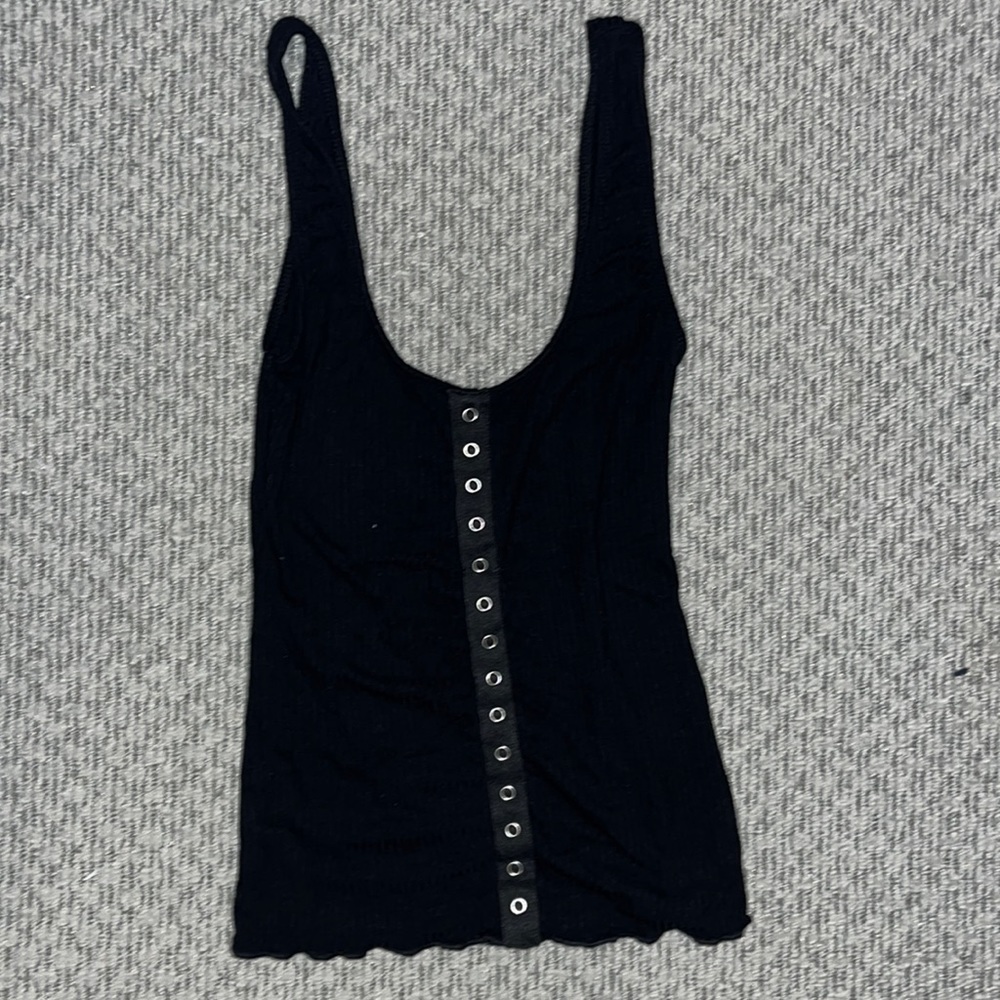 Skylar+Madison buttoned tank top